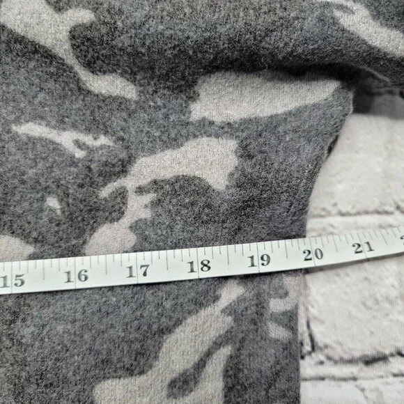 Acrobat Wool Blend Camo Gray Cropped Sweater Size M/L
